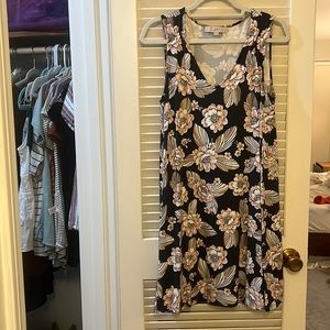 Casual Loft knit dress. Navy Blue with pink flowers - size M